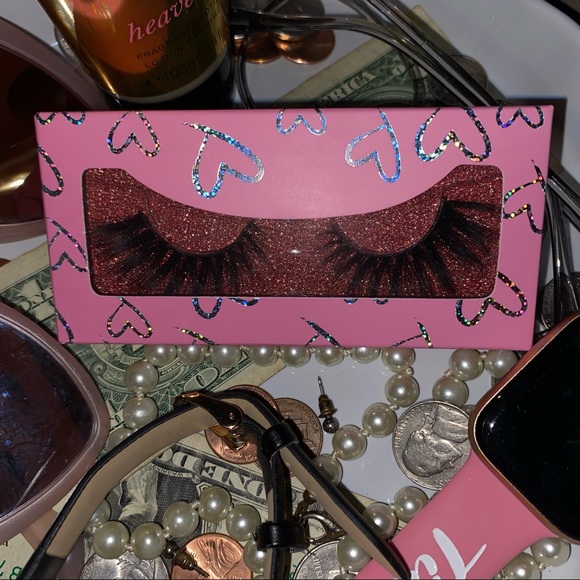 Flora - Picture 1 of 2